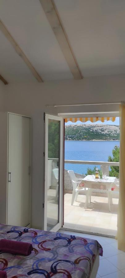 Sea Breeze Apartments With Private Beach And Boat Anchorage 스타라 노발랴 외부 사진