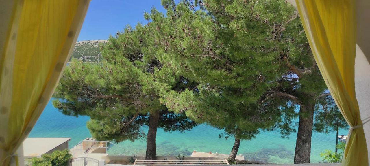 Sea Breeze Apartments With Private Beach And Boat Anchorage 스타라 노발랴 외부 사진