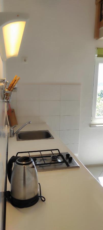 Sea Breeze Apartments With Private Beach And Boat Anchorage 스타라 노발랴 외부 사진