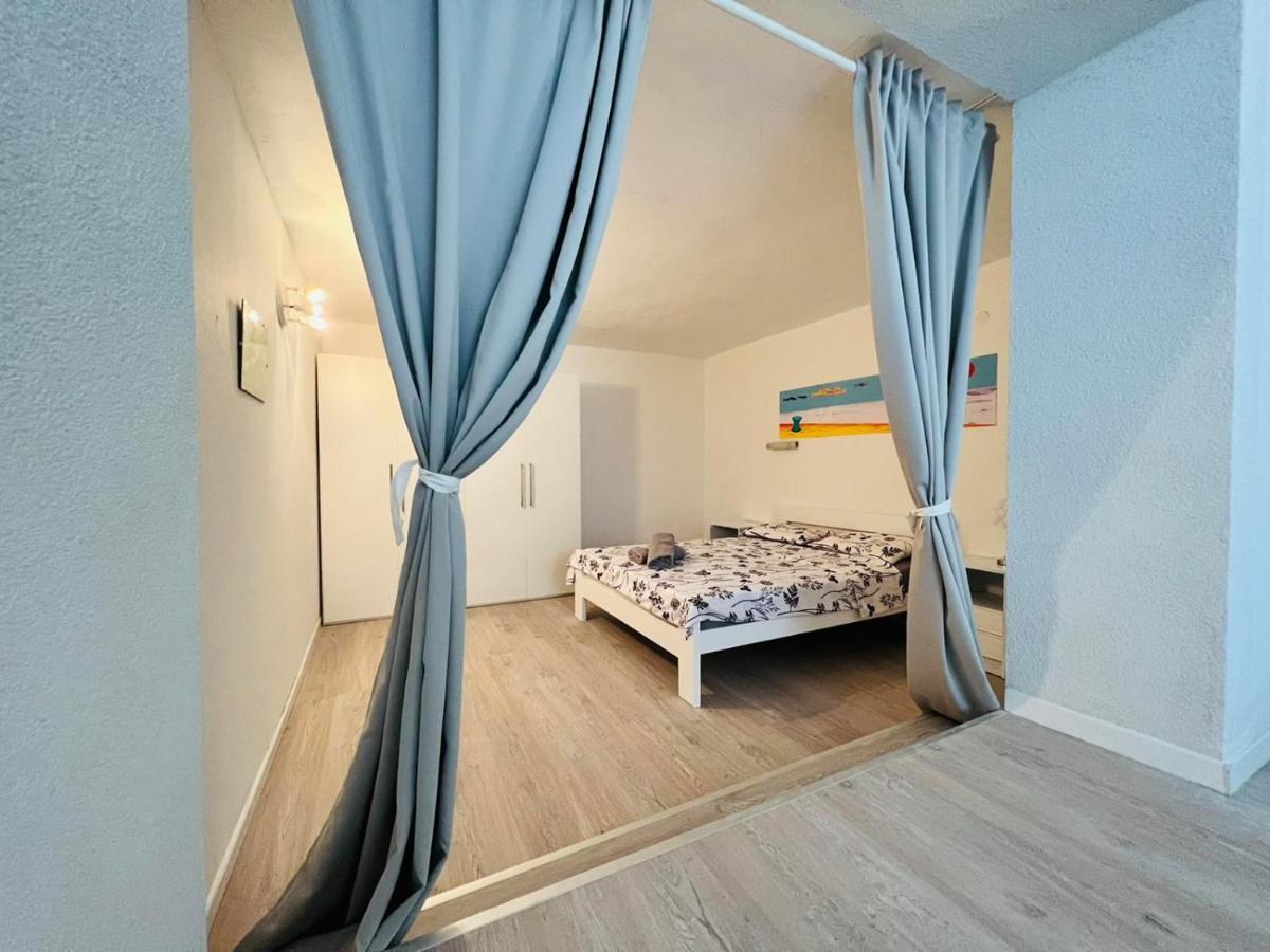 Sea Breeze Apartments With Private Beach And Boat Anchorage 스타라 노발랴 외부 사진