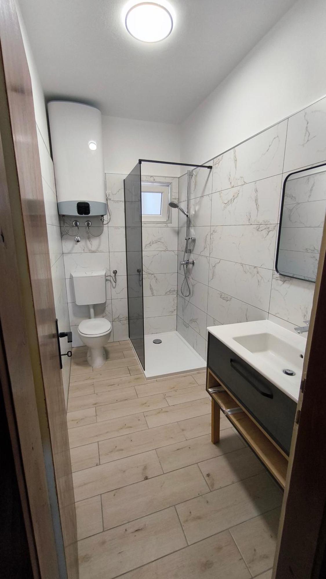 Sea Breeze Apartments With Private Beach And Boat Anchorage 스타라 노발랴 외부 사진